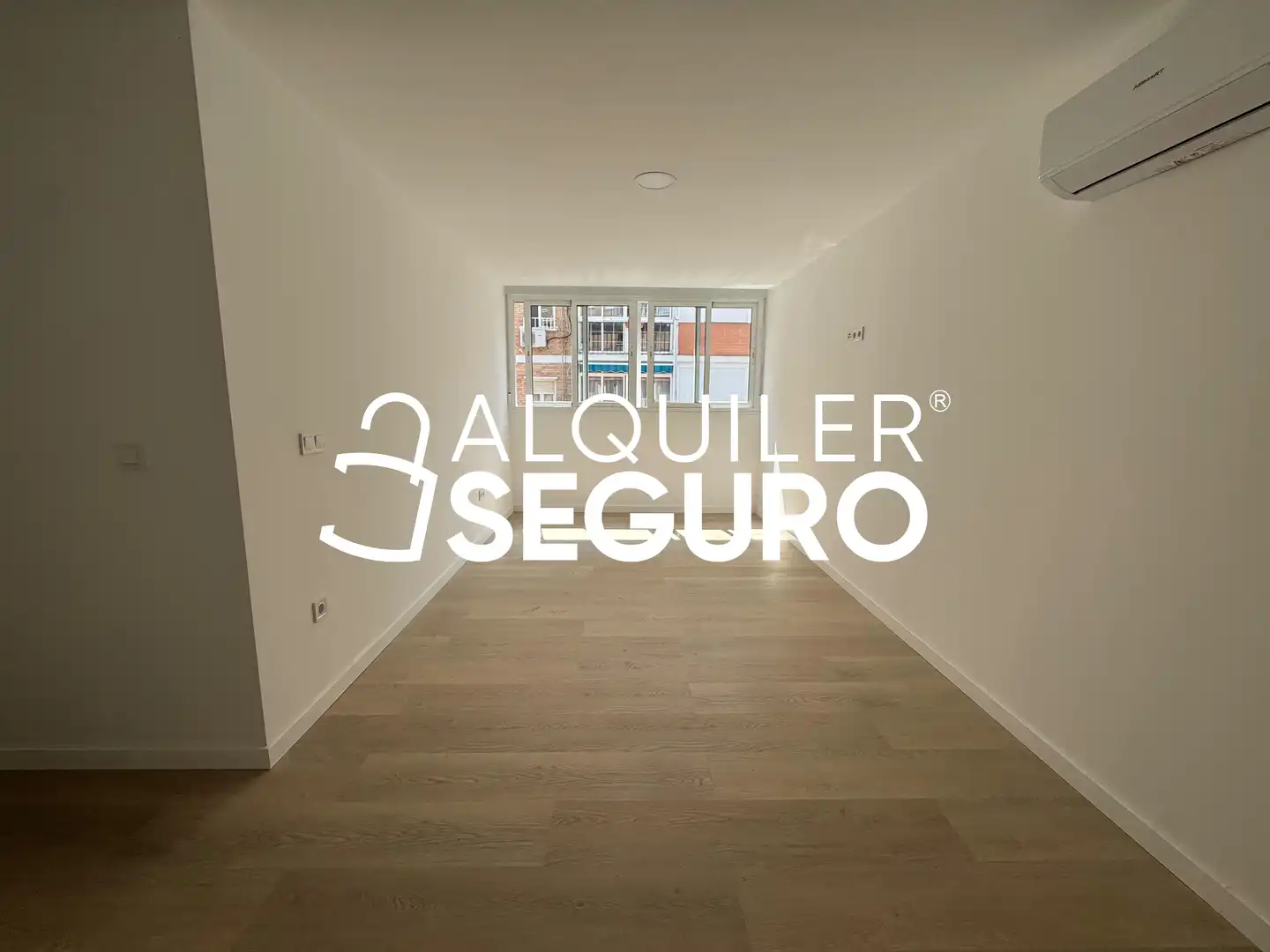 Flat for rent in Málaga  with Air Conditioner