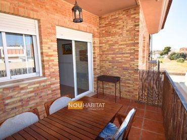 Piso con balcón en venta en Real