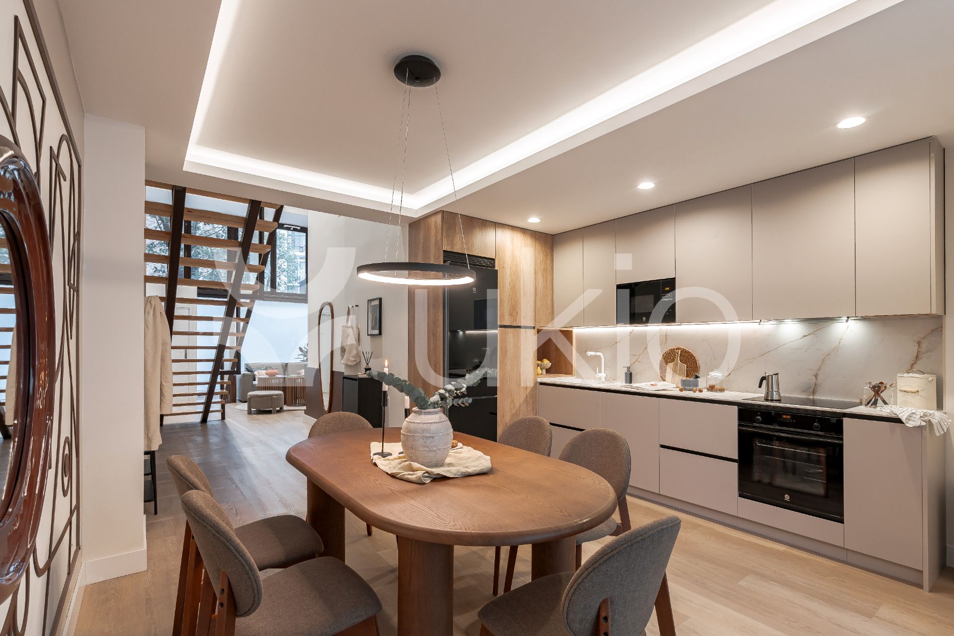 Cocina de Apartamento de alquiler en  Madrid Capital con Calefacción, Amueblado y Horno
