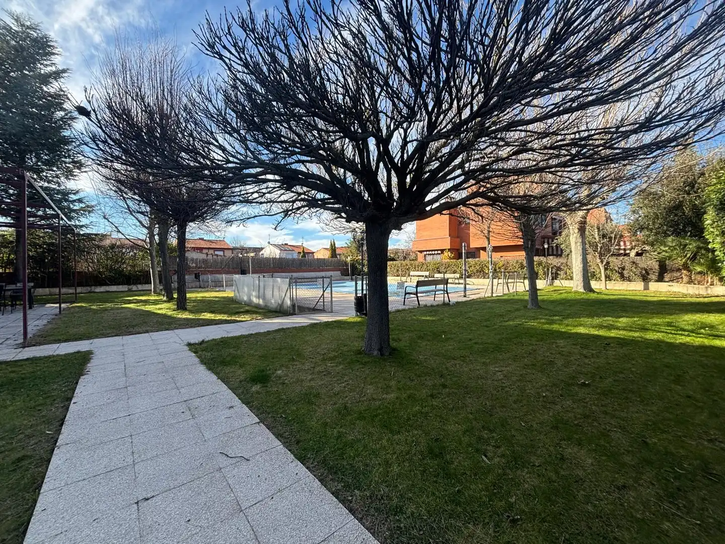 Piscina de Casa adosada en venda en Rivas-Vaciamadrid amb Calefacció, Jardí privat i Parquet