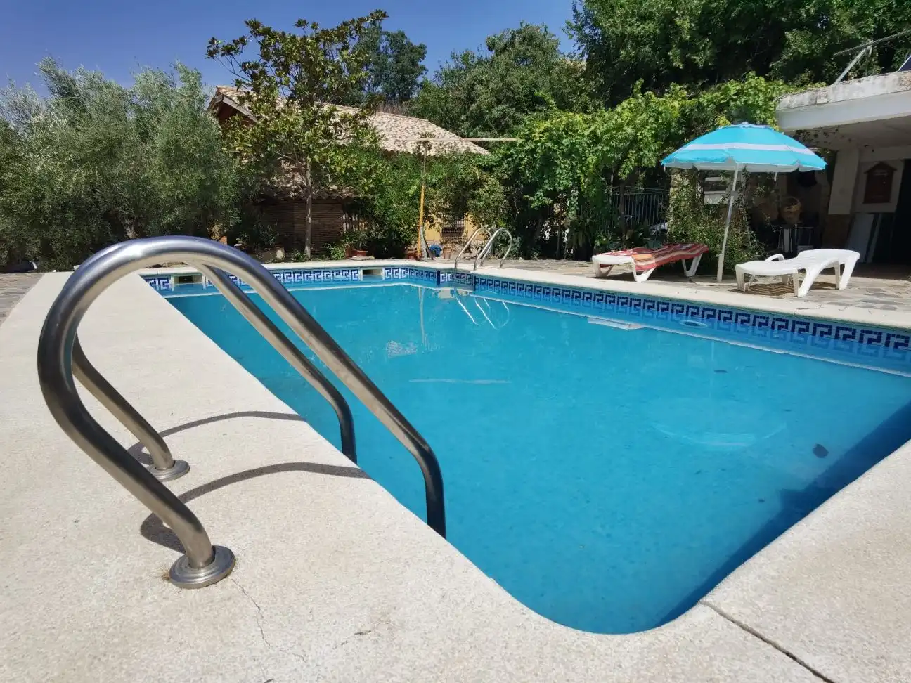 Chalet con piscina en venta en Calle Ventorillo 13