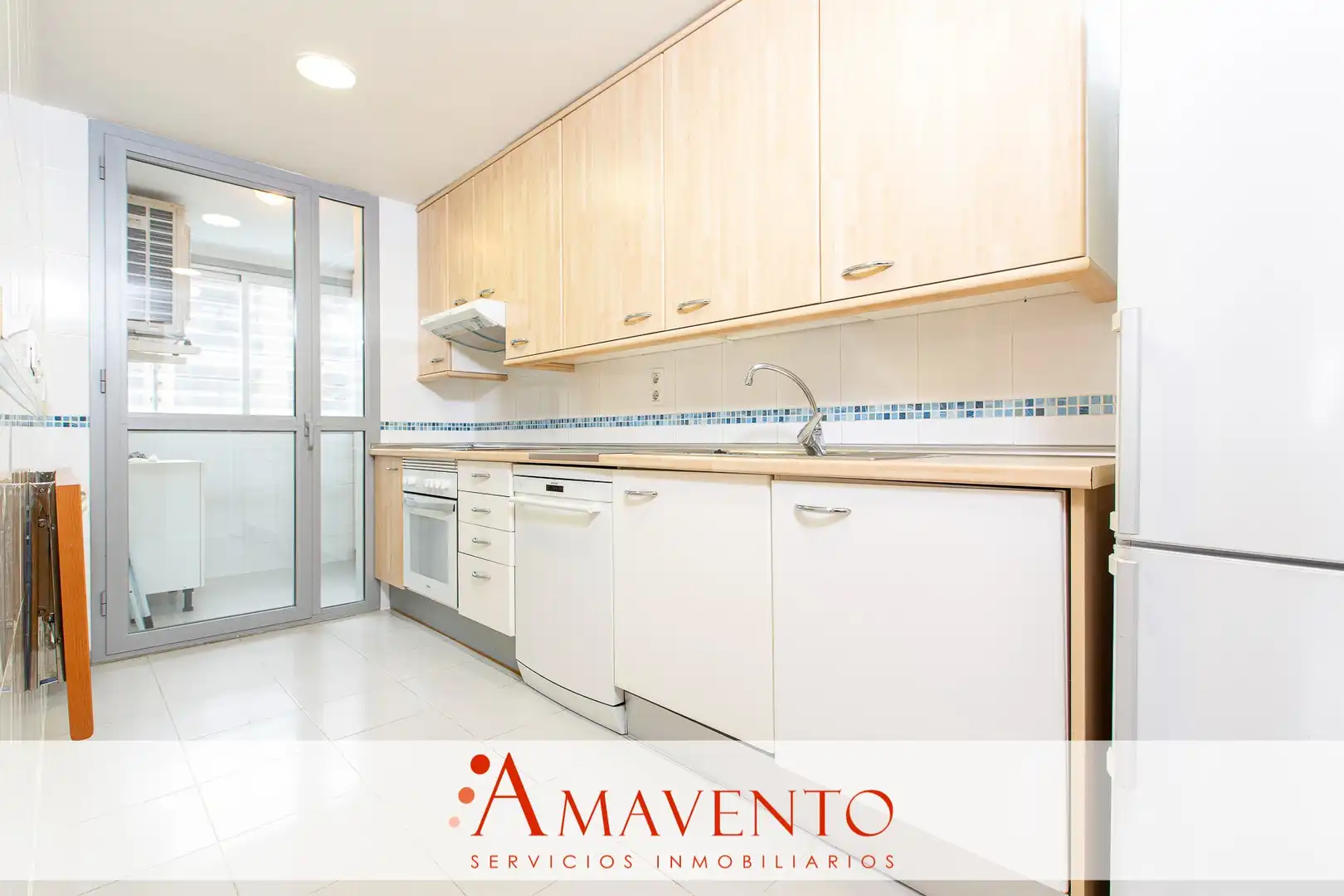 Kitchen of Flat for rent in Paracuellos de Jarama  with Air Conditioner, Heating and Private garden