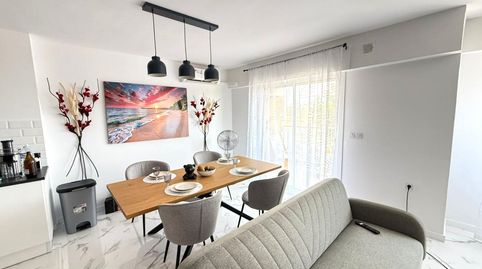 Luminoso apartamento de 2 habitaciones con piscina y garaje en Punta Prima