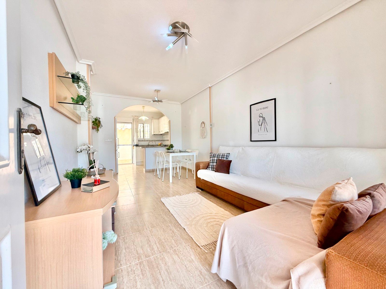 Sala d'estar de Casa o xalet en venda en Pilar de la Horadada amb Aire condicionat, Jardí privat i Terrassa