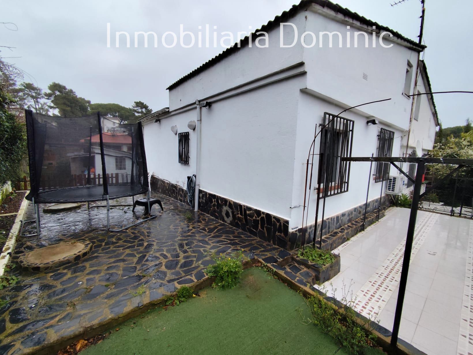 Außenansicht von Einfamilien-Reihenhaus zum Verkauf in Maçanet de la Selva mit Klimaanlage und Privatgarten