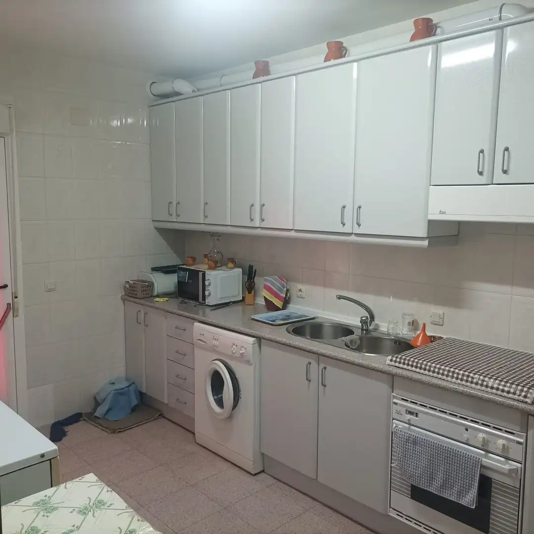 Cuina de Casa adosada en venda en Villanueva de Alcardete amb Calefacció, Jardí privat i Parquet