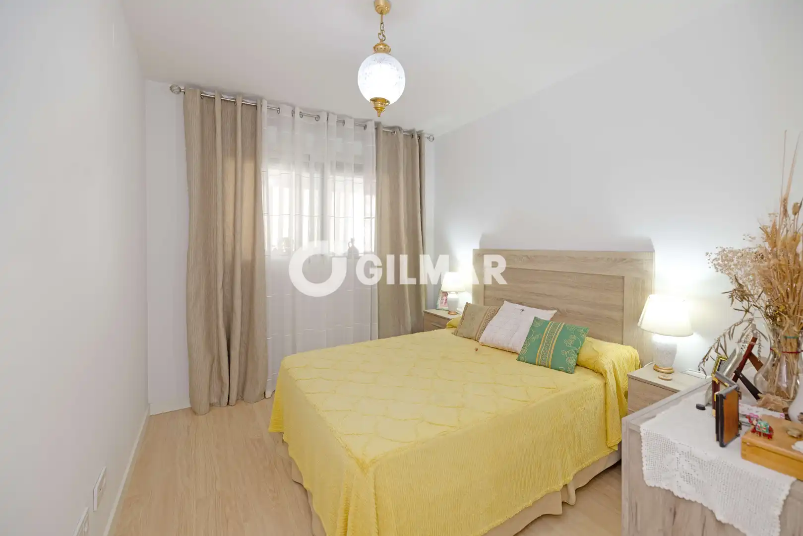 Bedroom of Flat for sale in Estepona Pueblo
