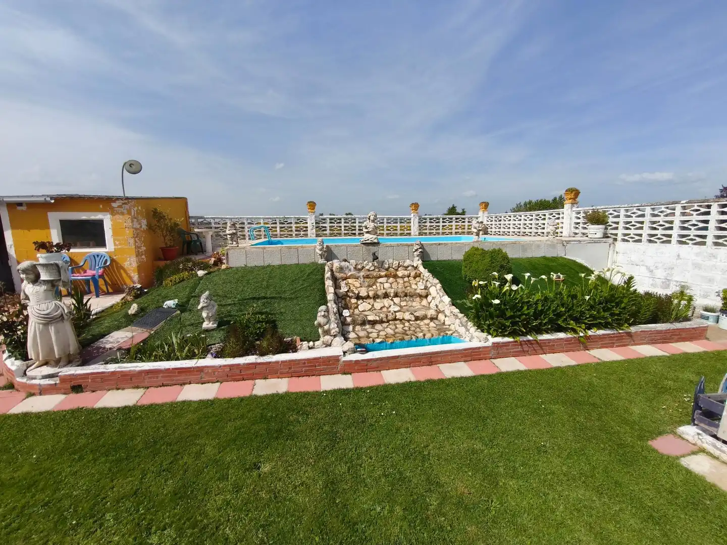 Piscina de Casa o xalet en venda en San Andrés del Rabanedo amb Calefacció, Terrassa i Piscina