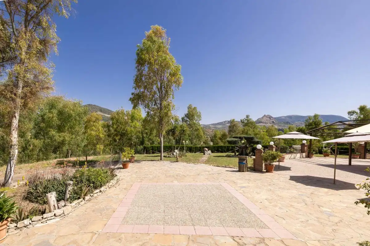 Jardín de Finca rústica en venta en Olvera con Aire acondicionado, Calefacción y Jardín privado