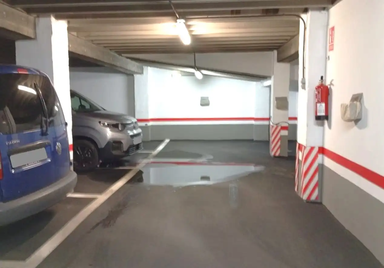 Parkplatz von Garage zum Verkauf in Oviedo 