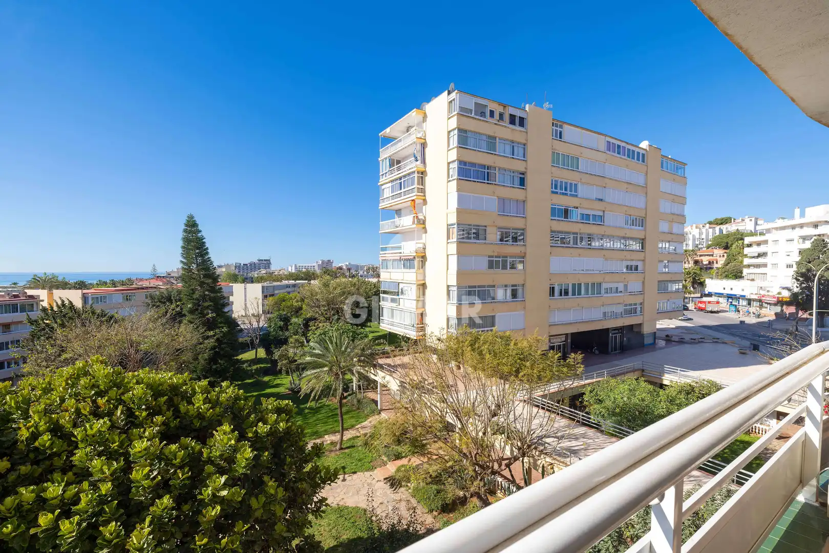 Vista exterior de Piso en venta en Torremolinos con Calefacción, Jardín privado y Amueblado