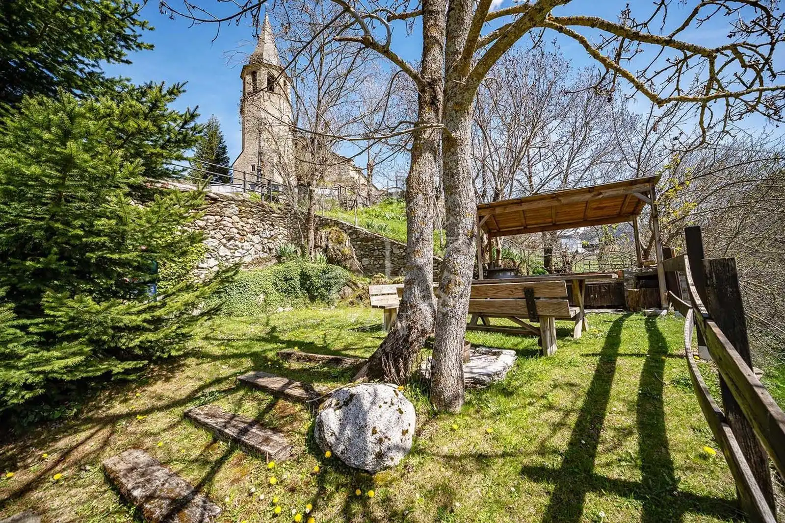 Jardí de Casa o xalet en venda en Naut Aran amb Traster