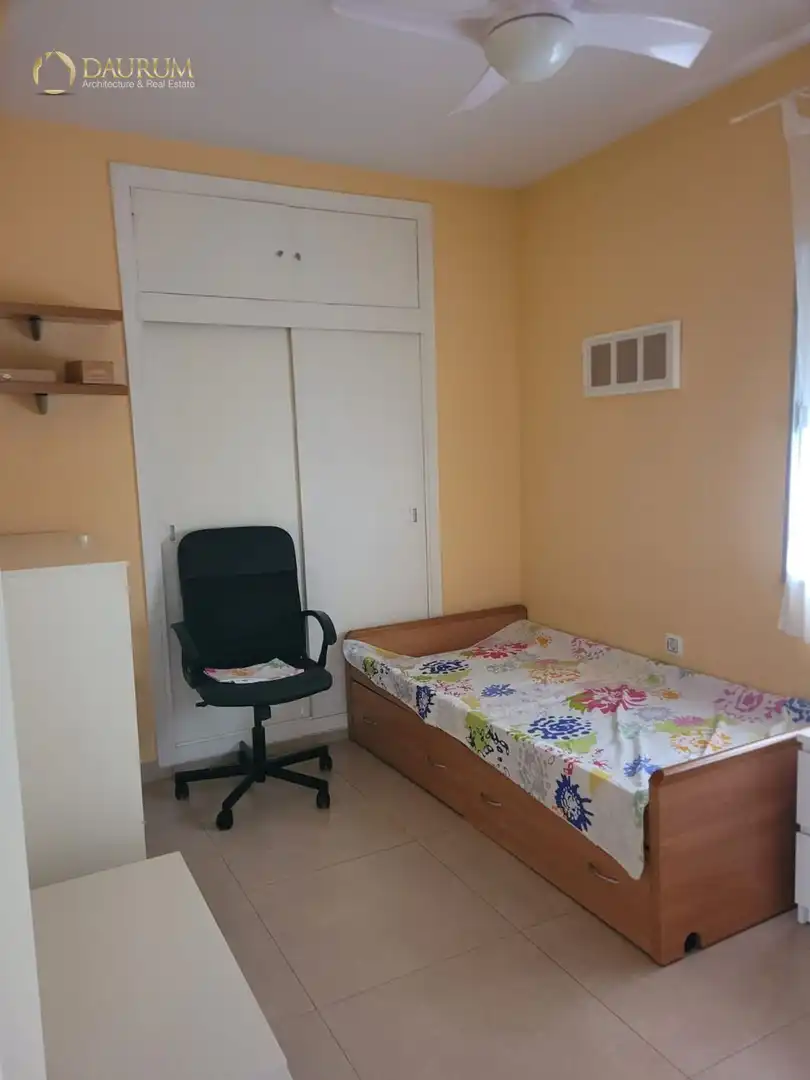 Bedroom of Flat for sale in Sevilla  with Air Conditioner, Heating and Terrace