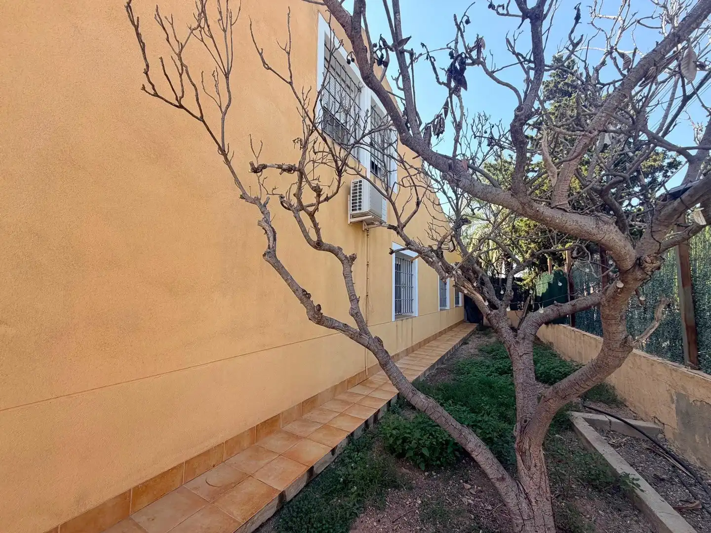 Vista exterior de Casa o chalet de alquiler en Elche / Elx con Aire acondicionado, Calefacción y Jardín privado
