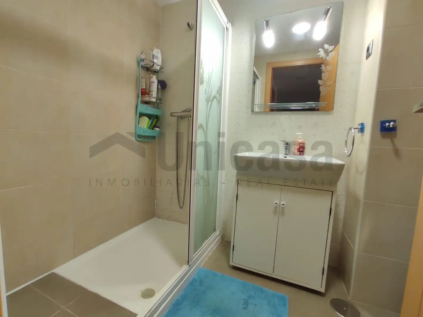 Bany de Pis en venda en Málaga amb Jardí privat, Terrassa i Piscina