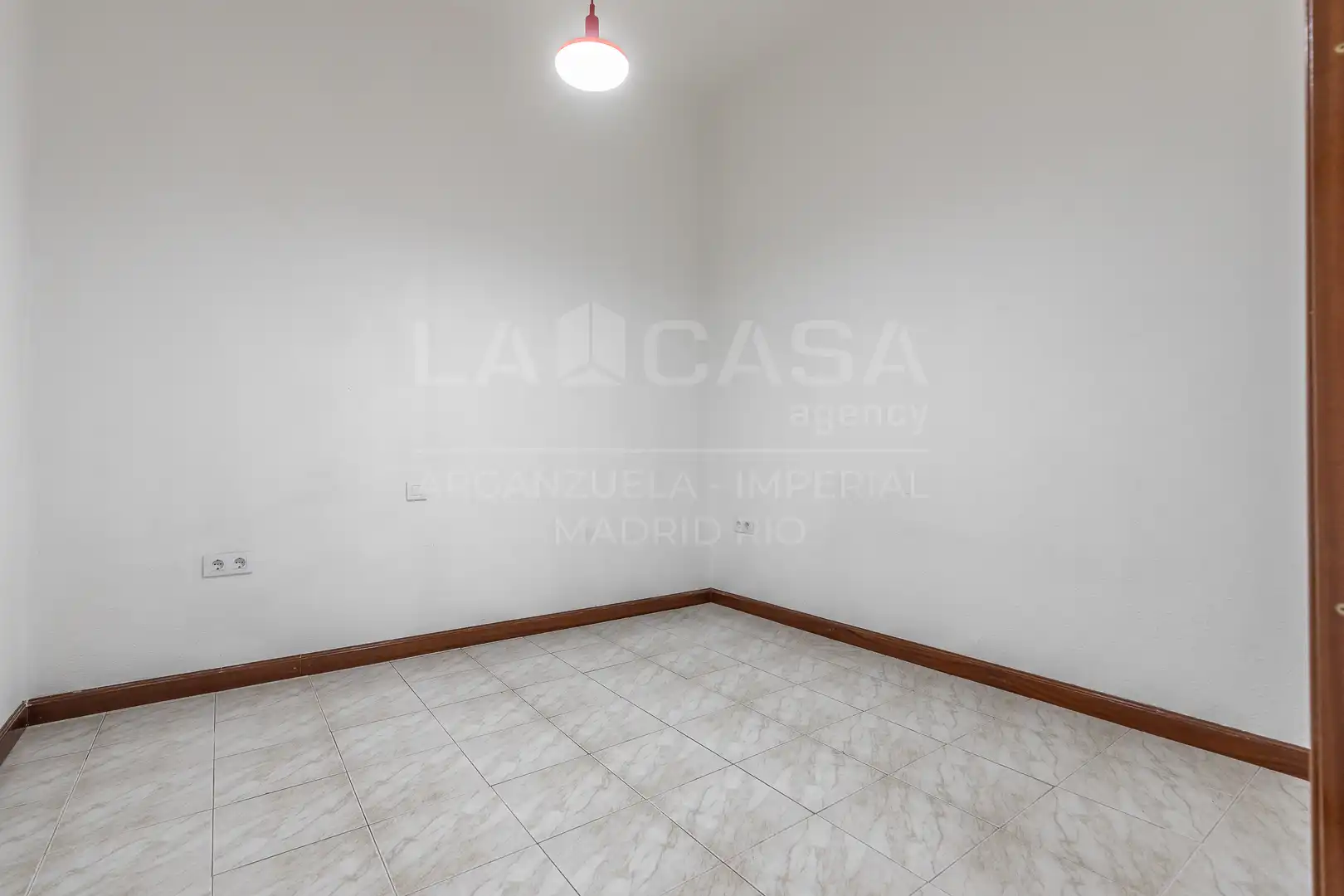 Flat for sale in Imperial