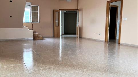 Foto 2 de Piso en venta en Avenida Primero Mayo, Don Benito, Badajoz