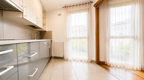 Photo 3 of Flat for rent in Centre, Vic