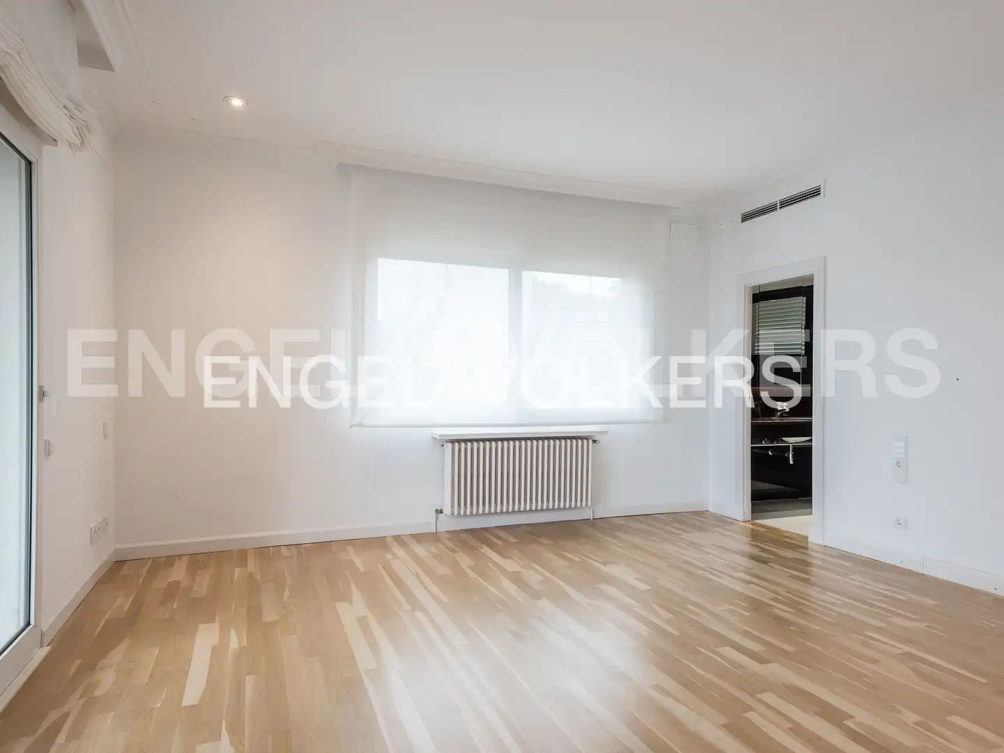 Sala d'estar de Casa o xalet de lloguer en Barcelona amb Aire condicionat, Calefacció i Jardí privat