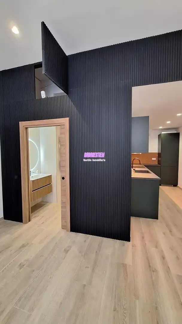 Badezimmer von Erdgeschoss zum Verkauf in Badalona mit Klimaanlage