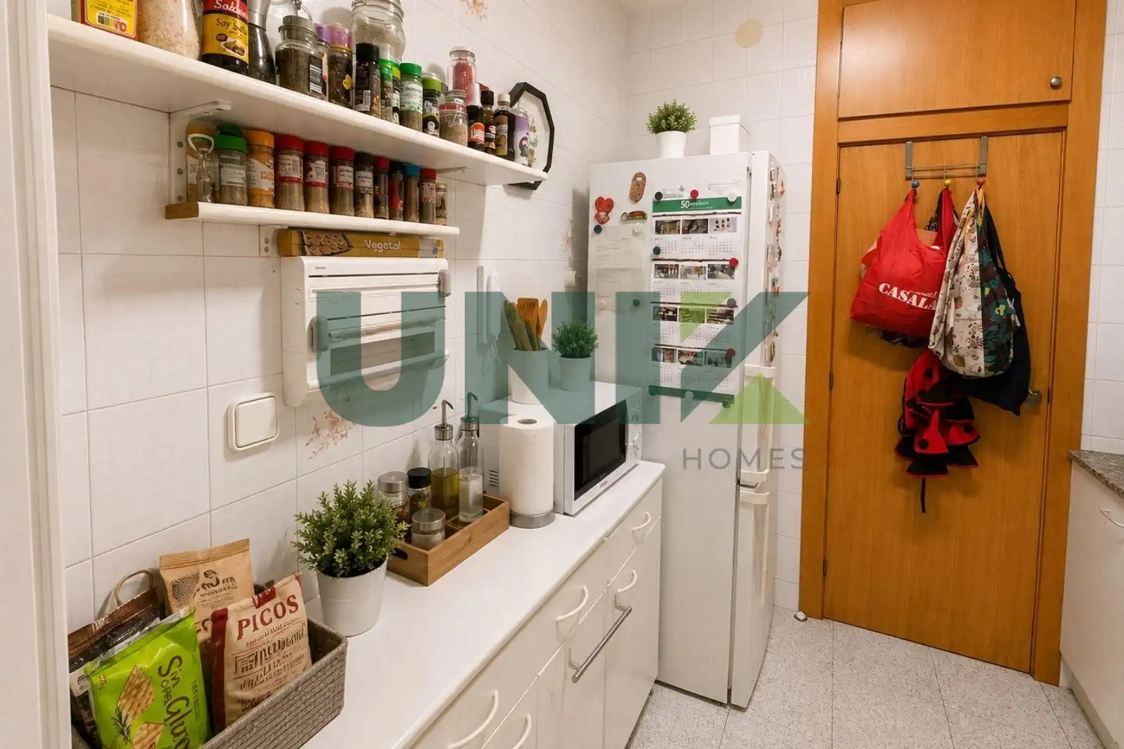 Küche von Wohnung zum Verkauf in Barcelona mit Klimaanlage und Terrasse