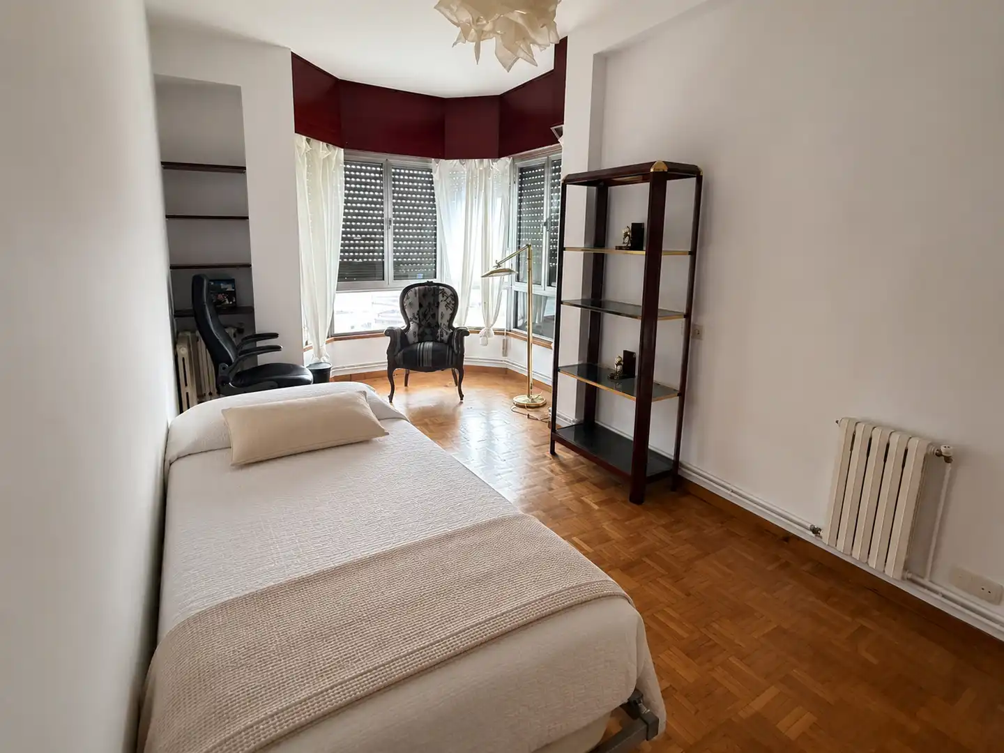 Habitación de Piso de alquiler en Ferrol con Calefacción, Terraza y Amueblado