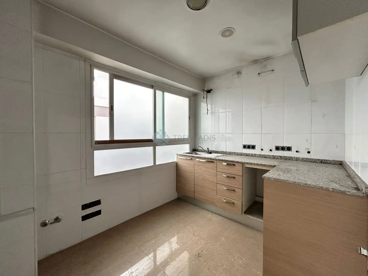 Cocina de Local en venta en Urbanizaciones