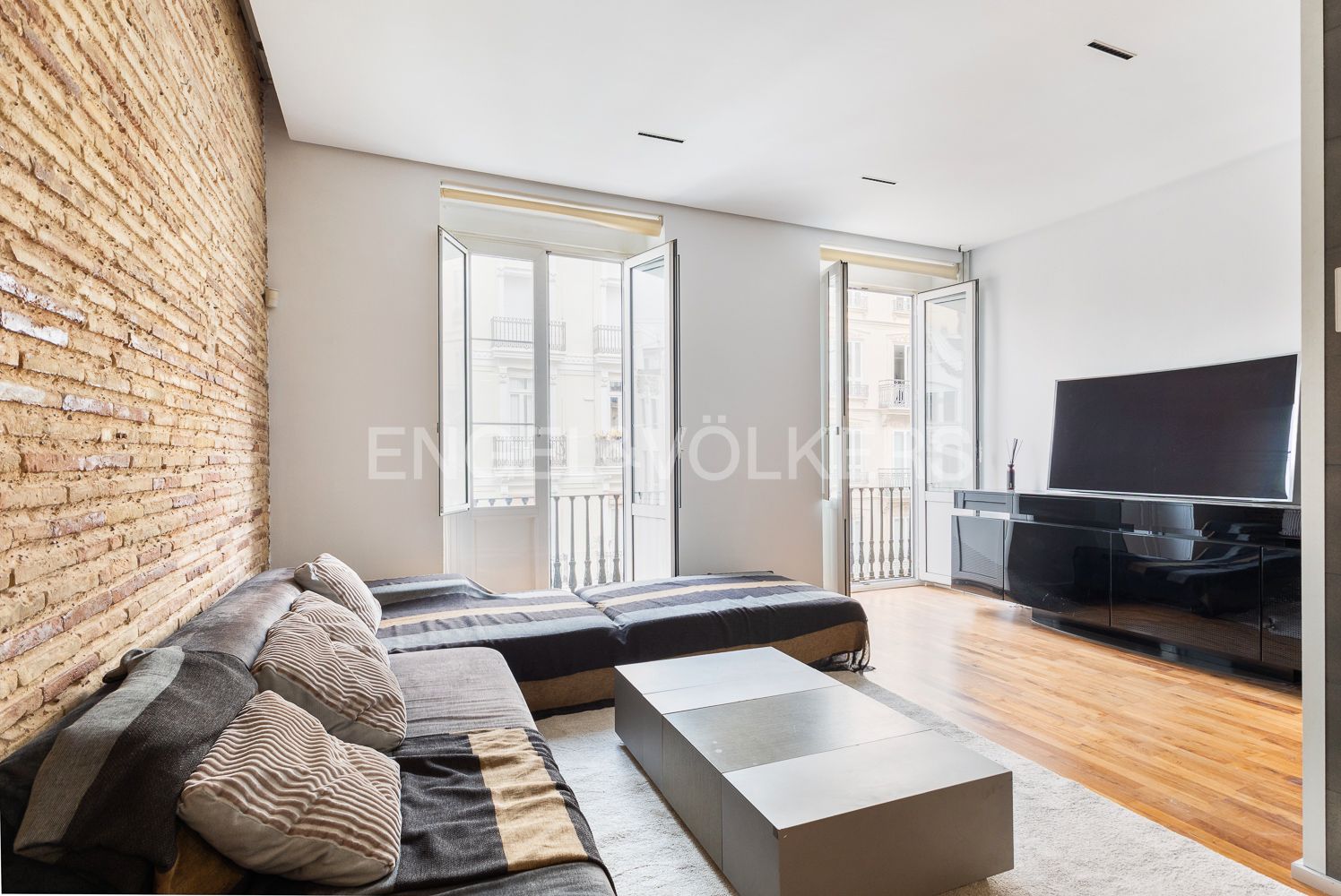 Living room of Apartment for sale in  Valencia Capital  with Air Conditioner, Heating and Parquet flooring