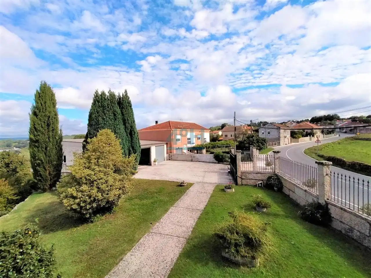 Vista exterior de Casa o chalet en venta en Amoeiro con Calefacción, Jardín privado y Terraza