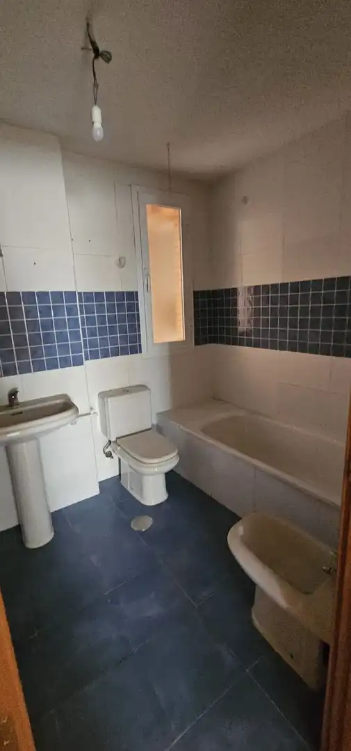 Bany de Pis en venda en Valdemoro amb Aire condicionat, Terrassa i Traster