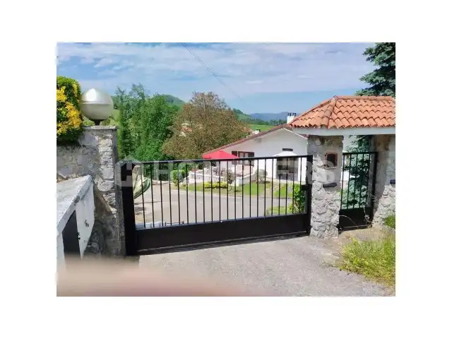 Vista exterior de Casa o chalet en venta en Bidania-Goiatz con Amueblado y Balcón