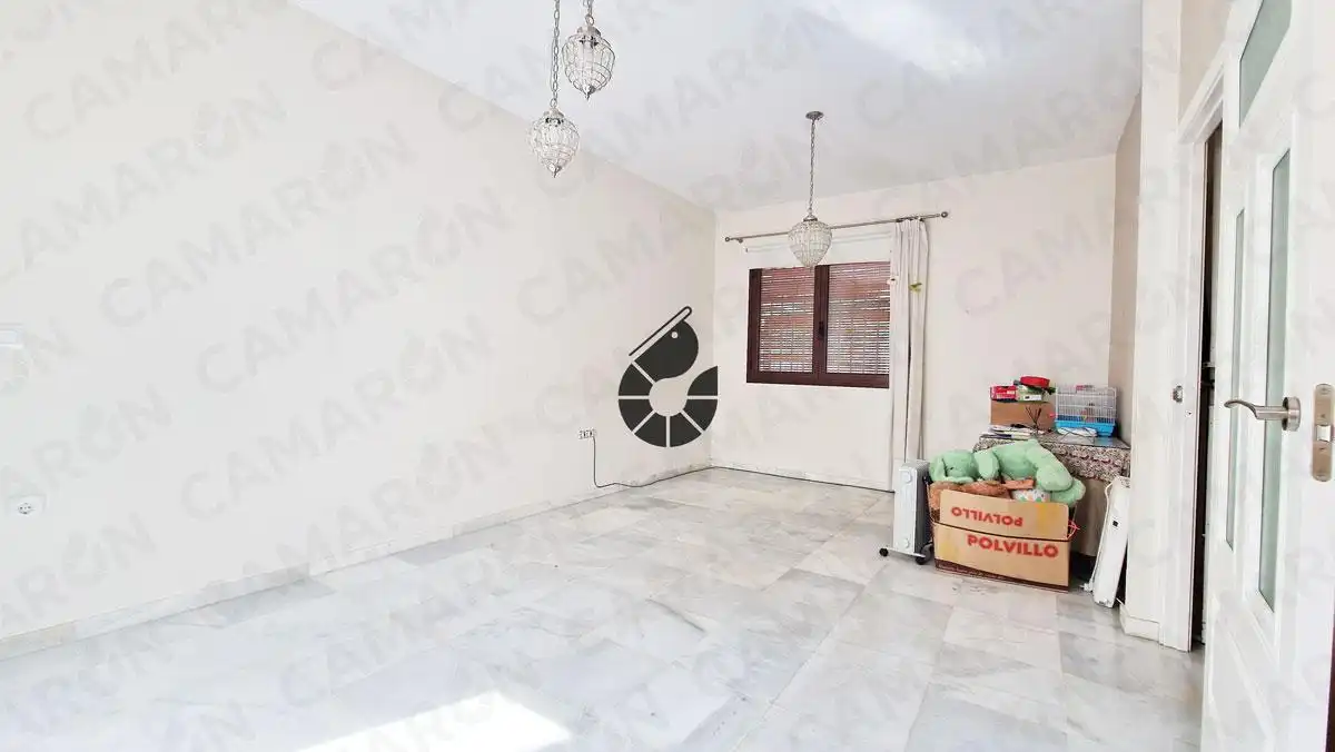 Casa adosada en venda en Coria del Río amb Terrassa i Traster