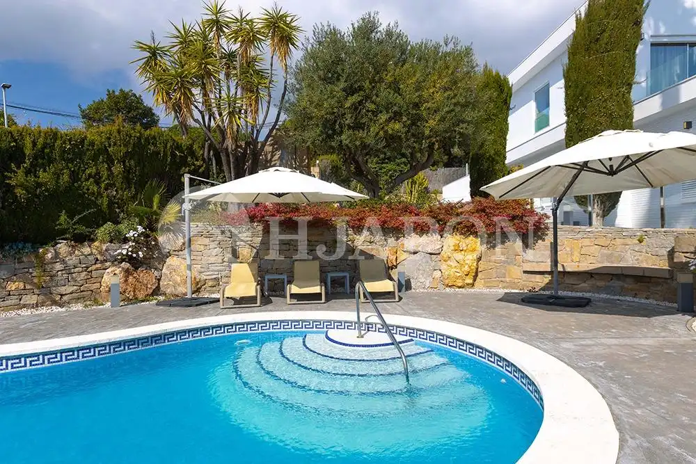 Swimming pool of Houses for sale in Alella  with Air Conditioner, Heating and Private garden