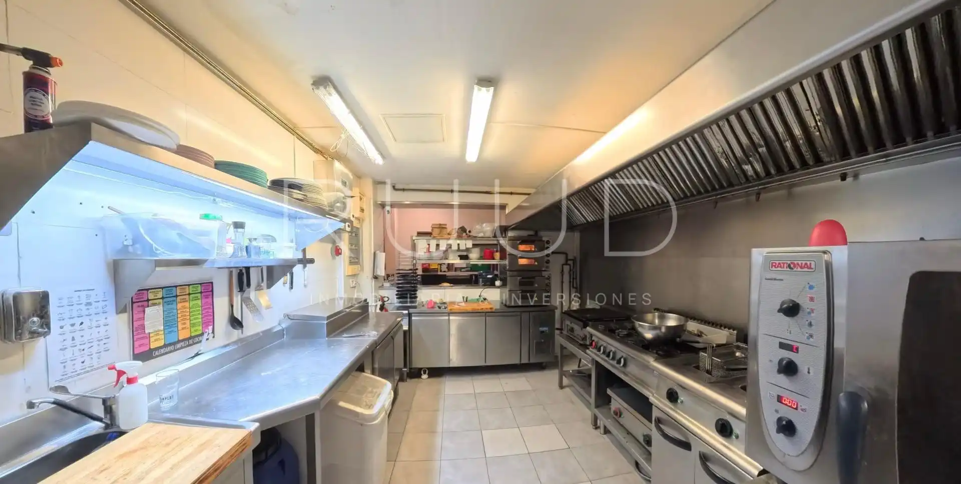 Cocina de Local de alquiler en Castelldefels con Aire acondicionado