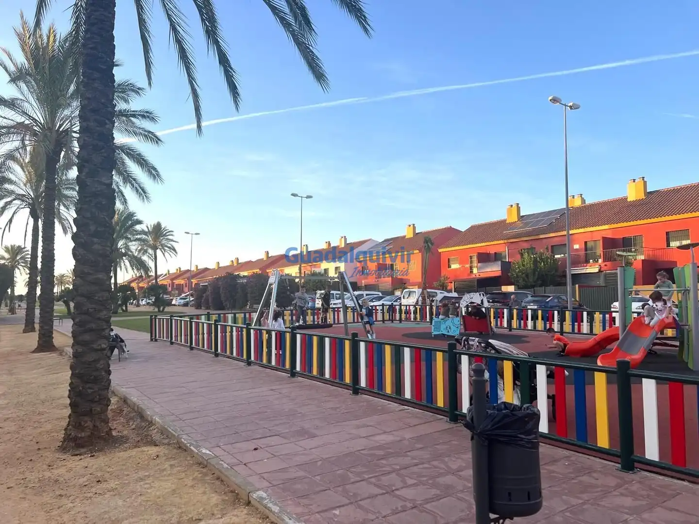 Vista exterior de Casa adosada en venda en Alcalá de Guadaira amb Jardí privat, Terrassa i Traster