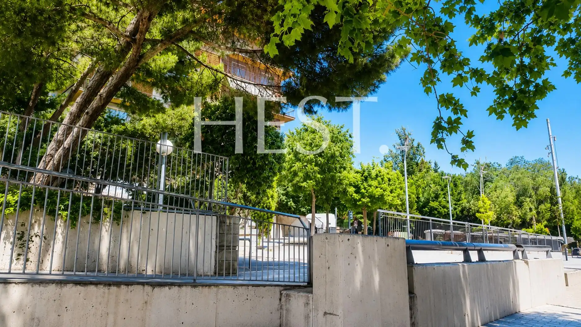 Vista exterior de Piso en venta en Barcelona con Aire acondicionado, Calefacción y Parquet