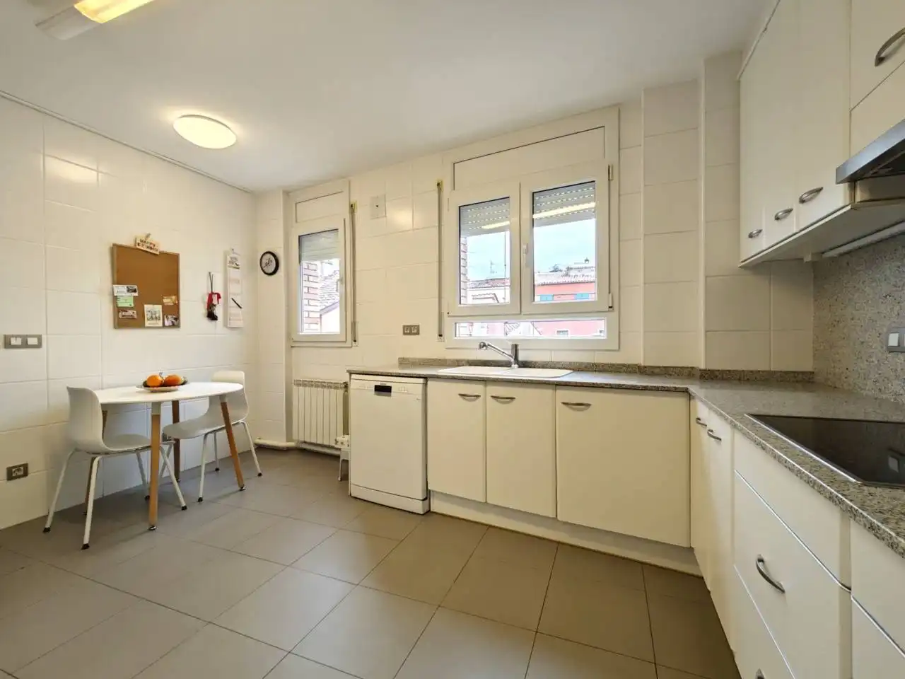 Cocina de Dúplex en venta en Manresa con Aire acondicionado, Calefacción y Terraza