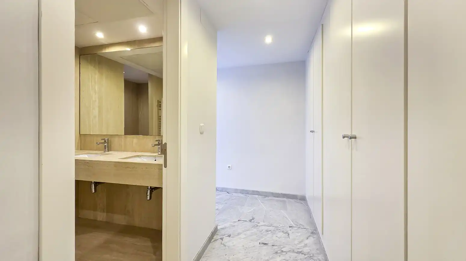 Bany de Pis en venda en Valencia amb Aire condicionat, Calefacció i Terrassa
