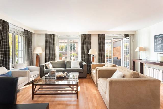 Casa adosada en Venta en Ronda del Canigó, 3 en La Mallola