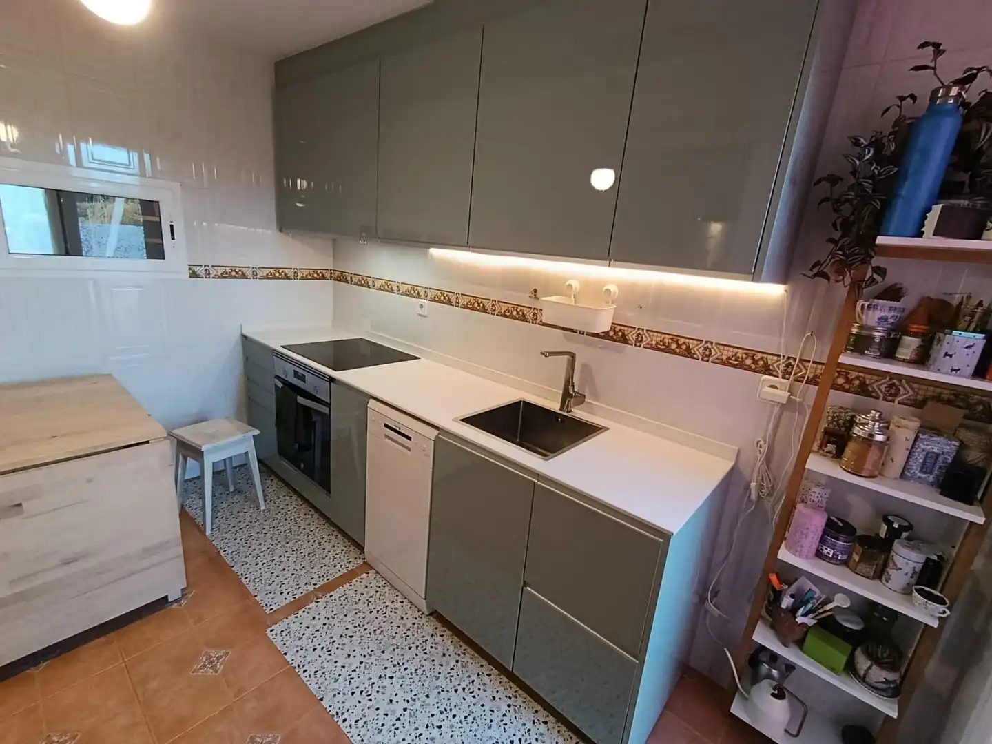 Cocina de Casa o chalet en venta en Avilés con Terraza, Trastero y Amueblado