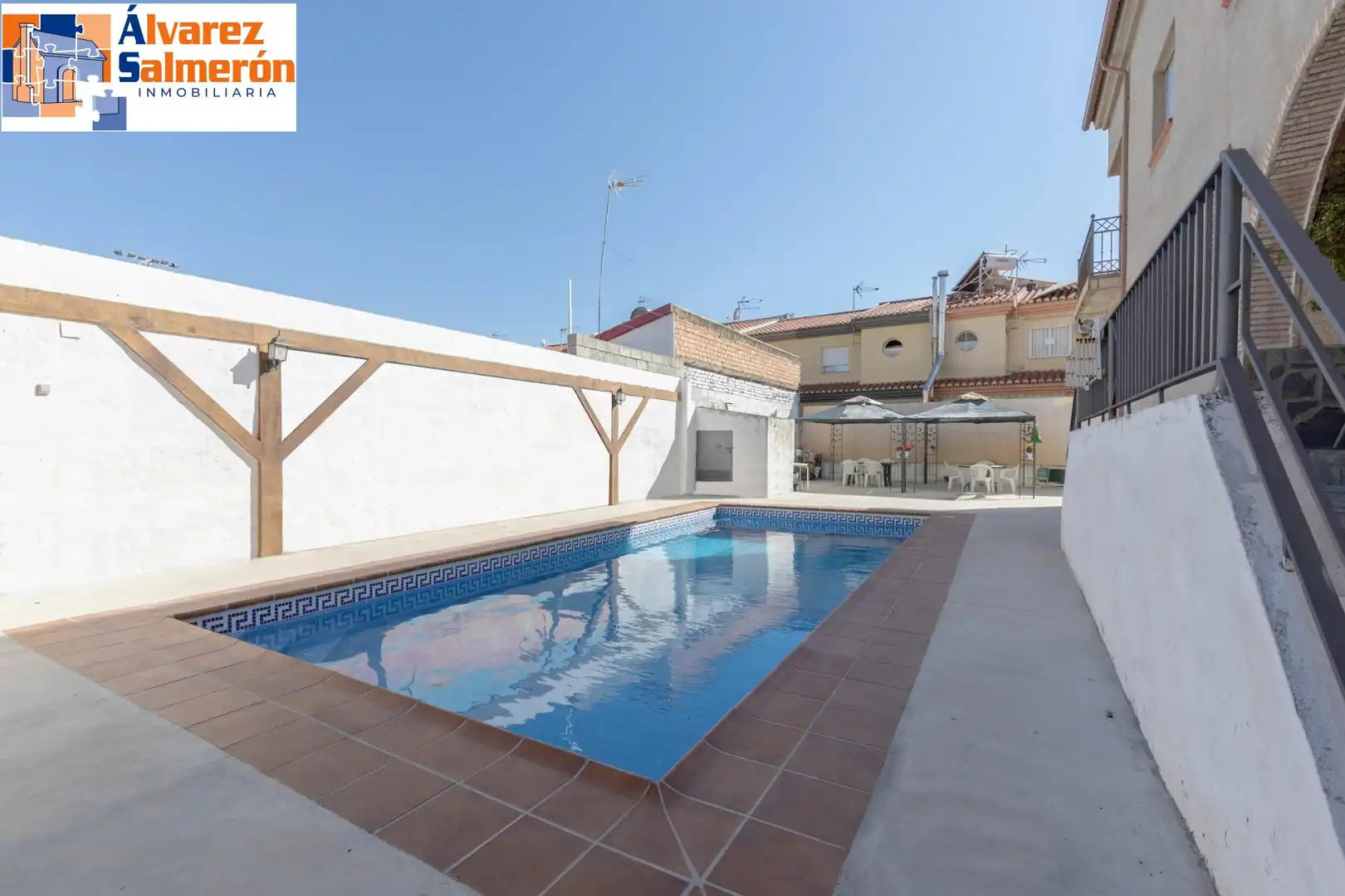 Adossat amb piscina en venda a Ogíjares