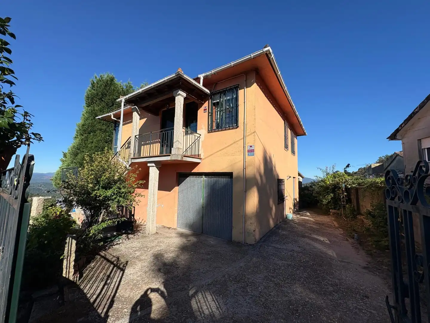 Casa con terraza en venta en As Neves