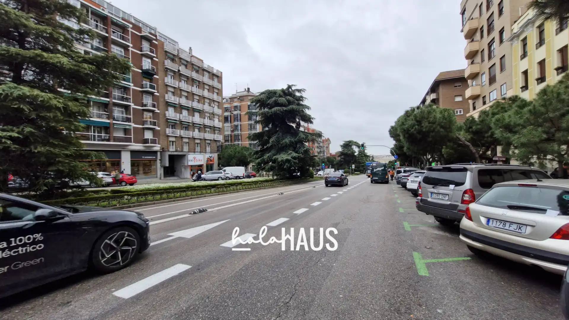 Außenansicht von Fabrikhallen zum Verkauf in Madrid