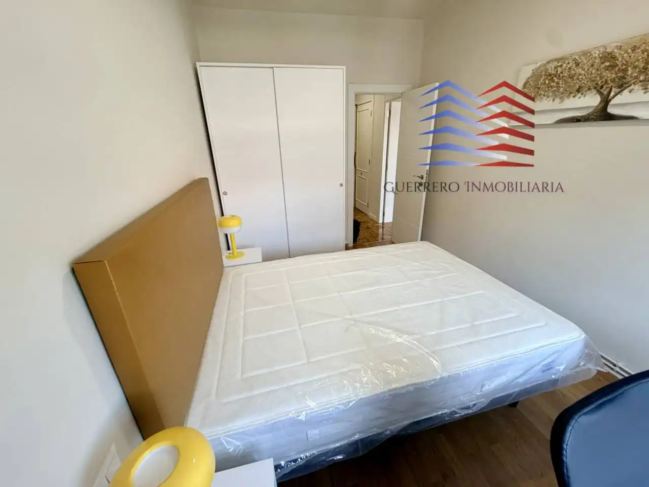 Schlafzimmer von Wohnung zur Miete in Ourense Capital  mit Heizung, Parkett und Möbliert