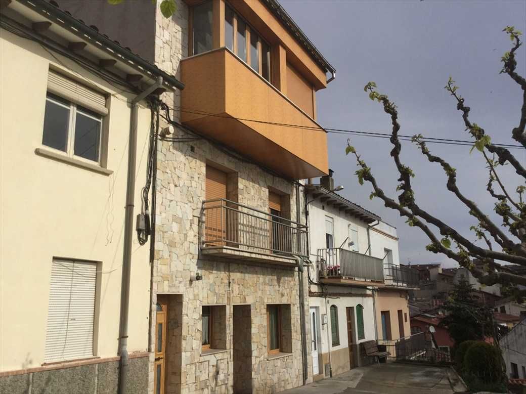 Vista exterior de Casa adosada en venta en Sant Hipòlit de Voltregà