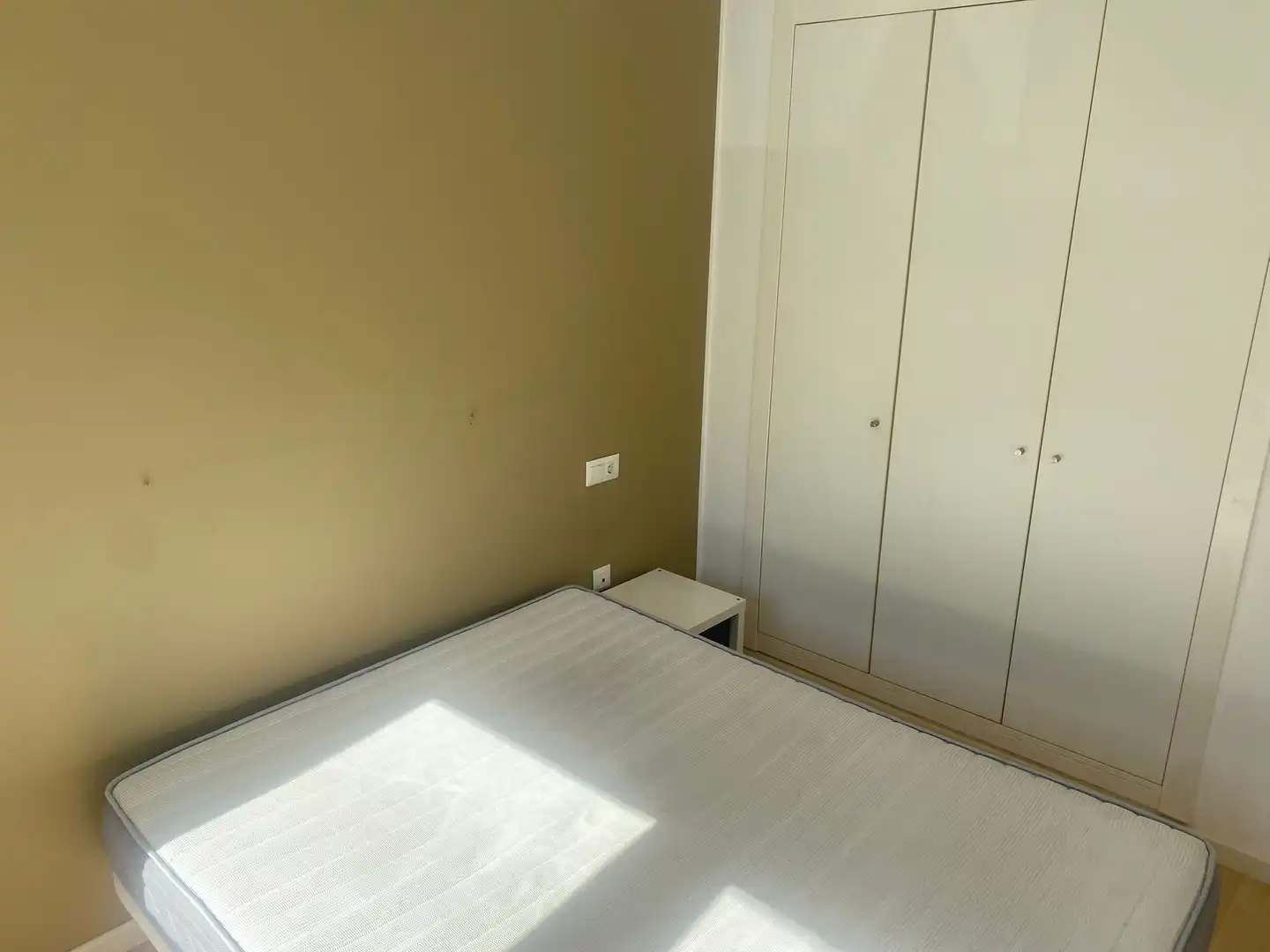 Habitación de Apartamento en venta en Palamós con Calefacción y Balcón