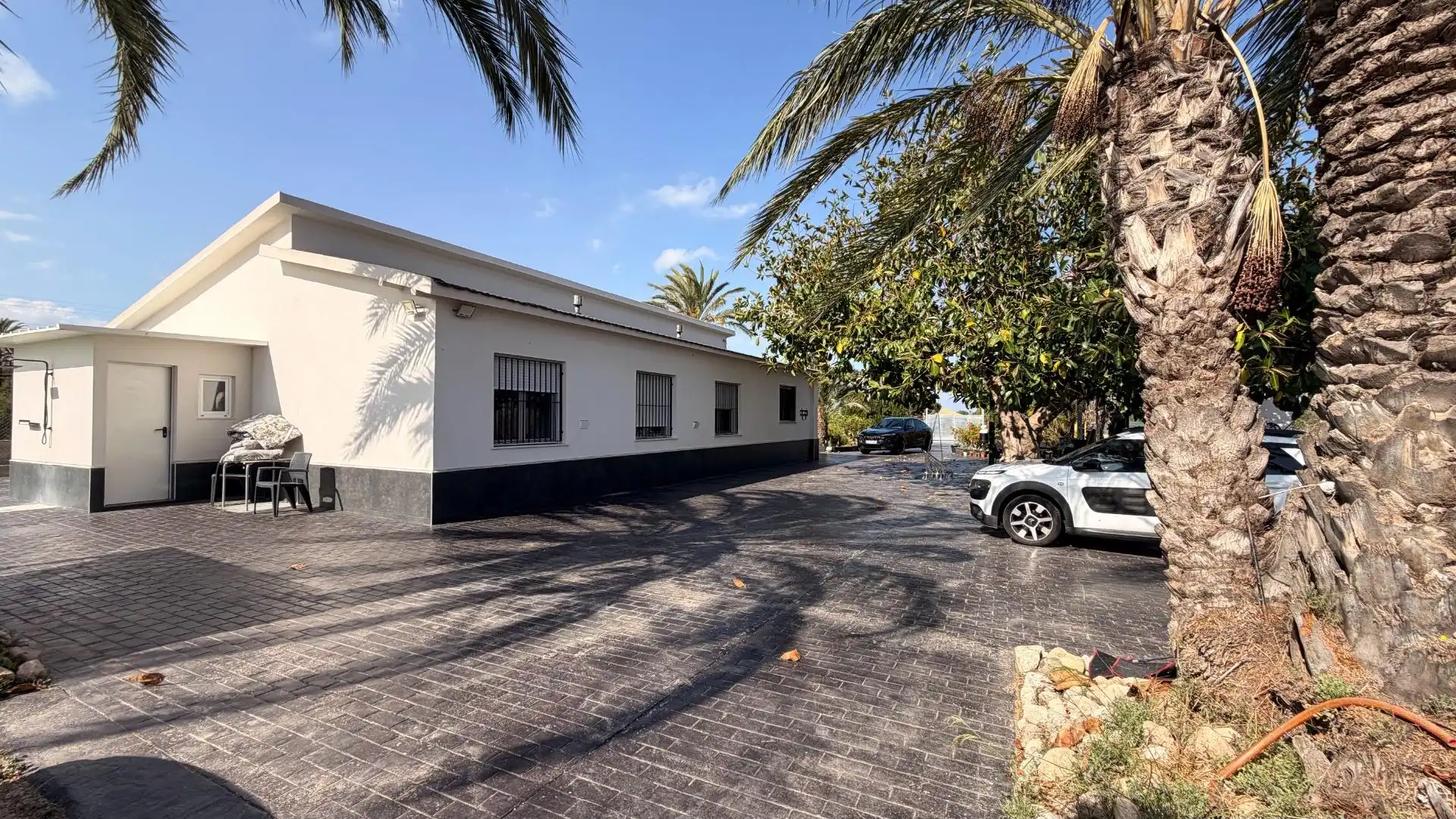 Außenansicht von Haus oder Chalet zum Verkauf in Elche / Elx mit Klimaanlage, Heizung und Privatgarten