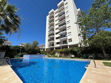 Pis amb piscina en venda a Plaza Solymar