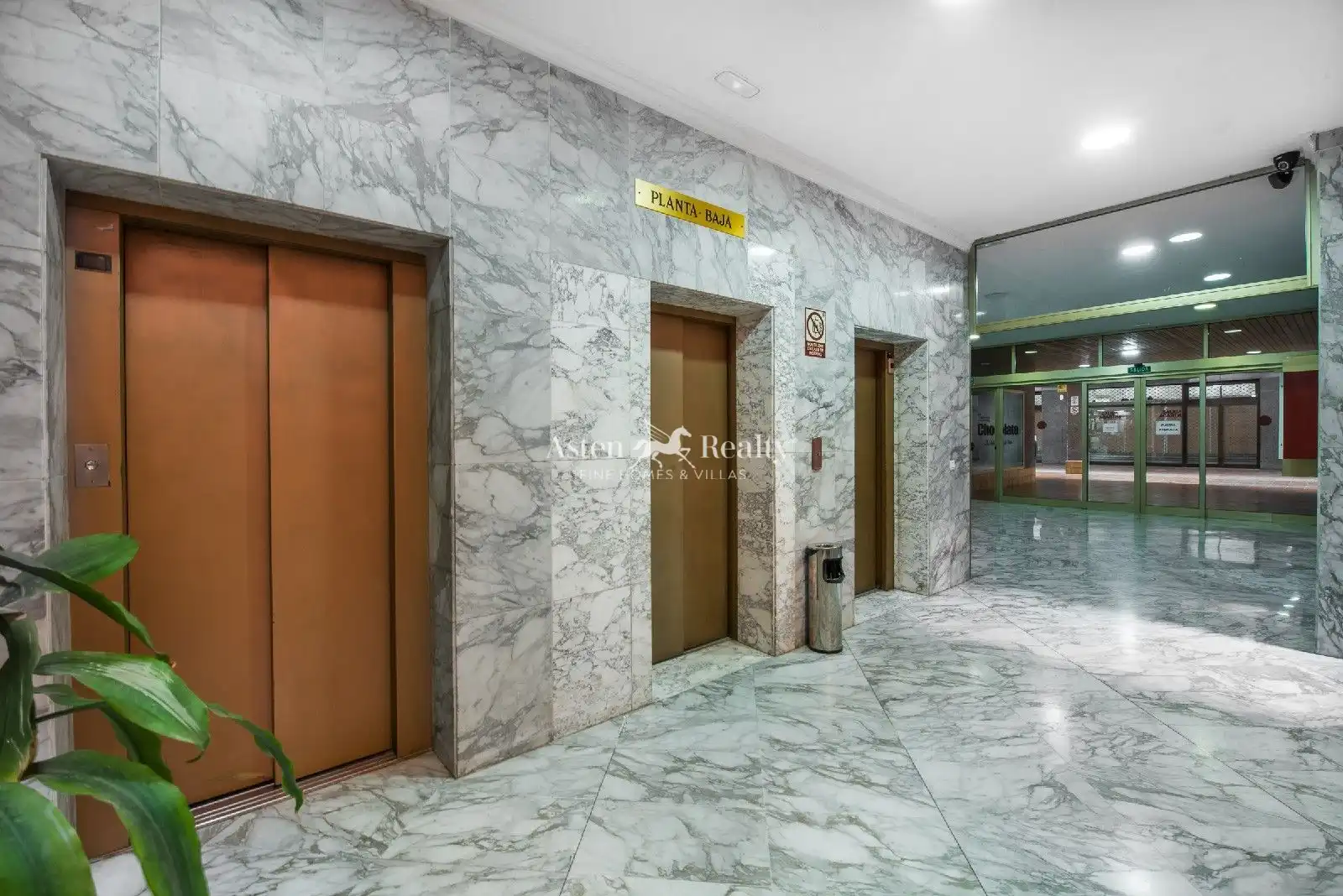 Ático en venta en Arona con Terraza, Trastero y Piscina