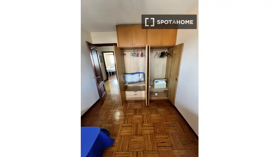 Room in Plaza Industria